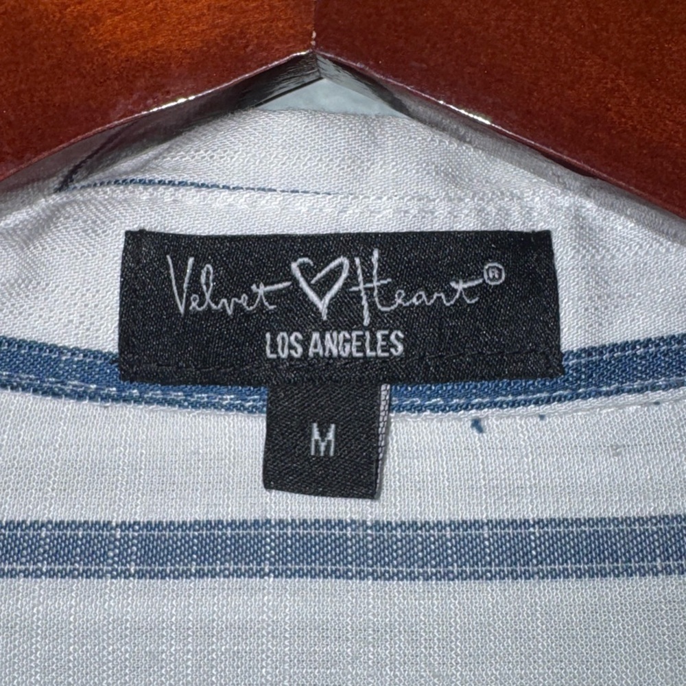 ✨ Velvet Heart Los Angeles Striped Button Front Crop Top – Size M - Picture 3 of 4